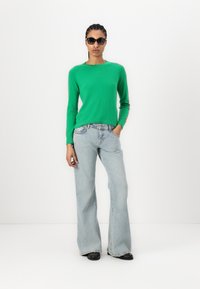 FROM FUTURE BANDE MULTICOLORE AUX MANCHES - Strikkegenser - tropical green