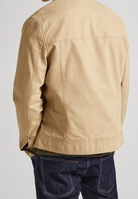 Pepe Jeans Tunn jacka - brown