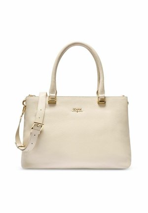 Kremowa skórzana torba na ramię z dwoma zaokrąglonymi uchwytami, regulowanym paskiem na ramię, złotymi elementami ozdobnymi oraz małym złotym logo marki z przodu.