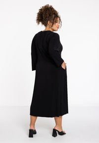 YOEK Strickkleid - black
