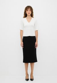 adL V-NECK WITH PEARLS - T-shirts print - beige