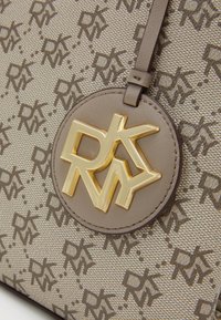 DKNY Handväska - beige