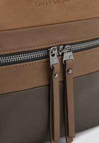 TOM TAILOR TTELLEN - Umhängetasche - mixed cognac