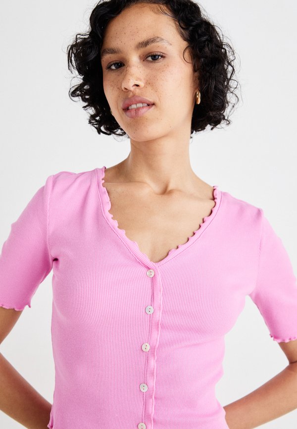 ONLLAILA BUTTON - Basic T-shirt3