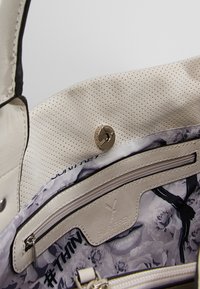 SURI FREY ROMY BASIC - Borsa a mano - ecru