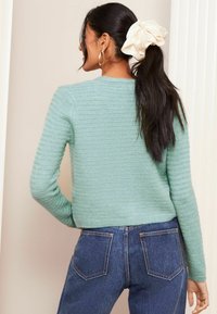 Friends Like These REGULAR FIT - TEXTURED V-NECK  - Kardiganas - green