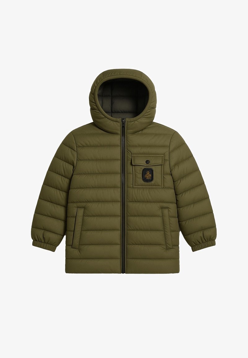 Giacca a vento verde con cappuccio, design trapuntato, zip frontale e tasche laterali. Presenta una tasca sul petto con bottone e dettaglio del logo.