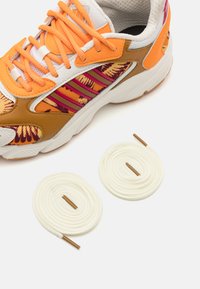 adidas Sportswear CRAZYCHAOS 2000 - Αθλητικά παπούτσια - core white/bold pink/core black