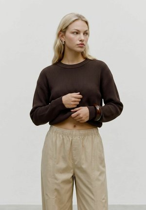 Vero Moda, VMGOLD LUX RIB LS O-NECK PULLOVER - Striktrøje - cioccolato
