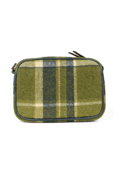 Borsa in lana a scacchi verdi con forma rettangolare, caratterizzata da strisce blu navy e crema. Rifinita con pelle scura, chiusura con zip sulla parte superiore.