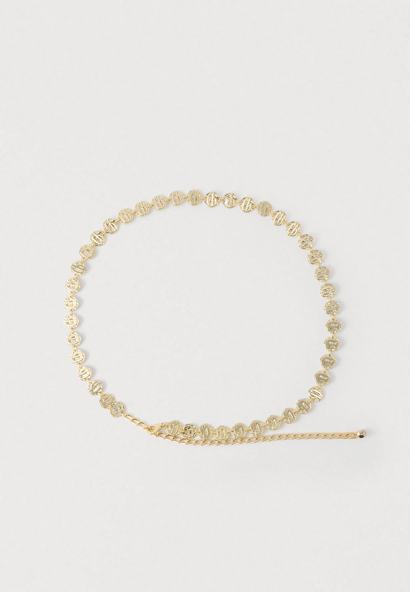 Ζώνη αλυσίδας από χρυσό με κυκλικο ύς κρίκους με περίπλοκο ανάγλυφο μοτίβο, ολοκληρωμένη με επέκταση αλυσίδας και μικρό στρογγυλό κούμπωμα.