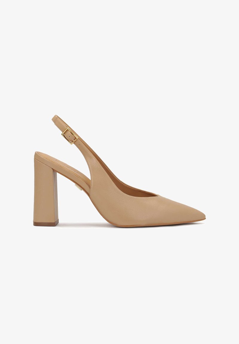 Beežid slingback kontsad, plokk-konts, terav nina, sile nahk ja reguleeritav kinnitusriba.