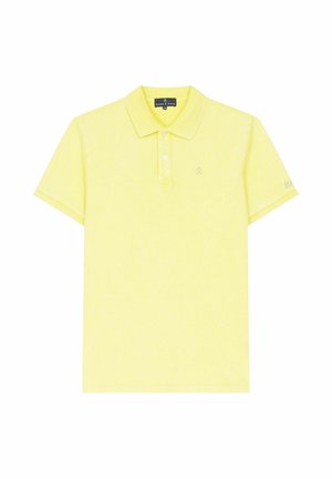 Gelbes kurzärmeliges Poloshirt mit Kragen, zwei Knöpfen und einem kleinen Logo auf der linken Brustseite und dem Ärmel.