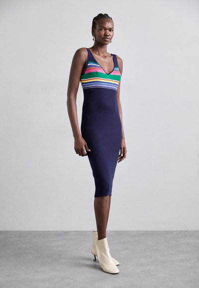 STAUD DANA DRESS - Rochie tricotată - navy/multicolor
