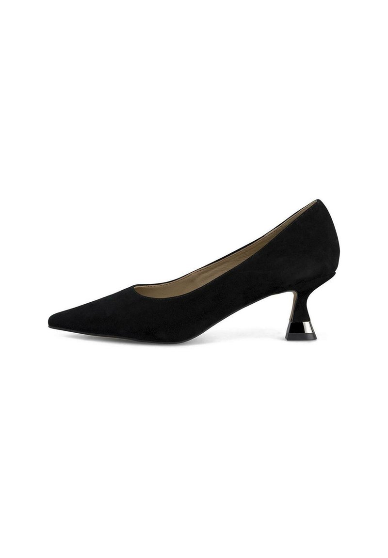 Pompe à talons hauts en daim noir avec un bout pointu et un talon géométrique contrastant. Présente une silhouette épurée et une texture mate.