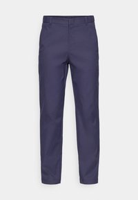 Dunkelblaue Hose aus Baumwoll-Mischgewebe, im Slim-Fit geschnitten, mit flachem Bund und Gürtelschlaufen, samt glatter Textur und klaren Linien.