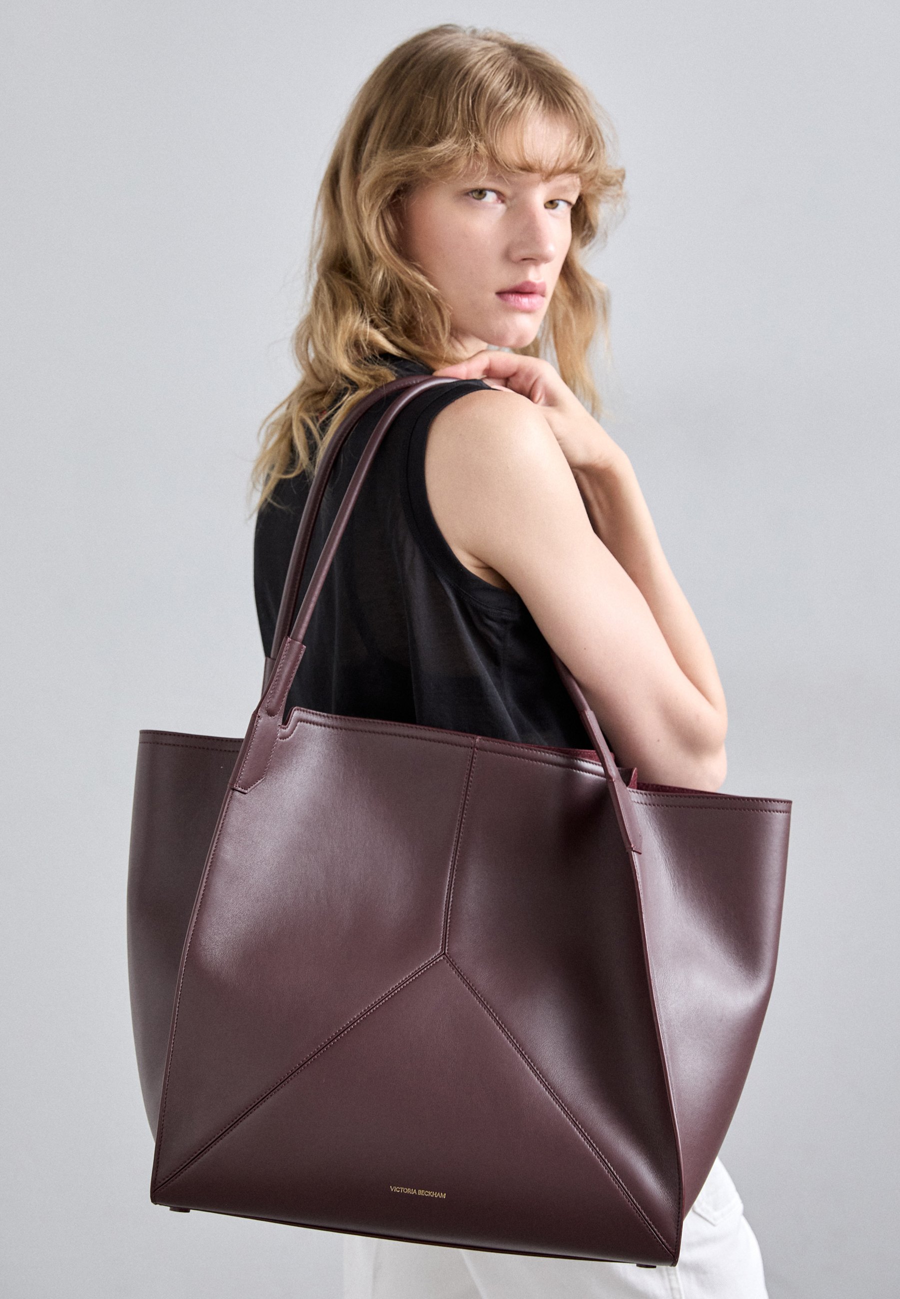 Victoria Beckham Tote bag - burgundy/bordeaux - Zalando