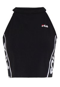 Top corto negro con cuello halter y acentos laterales blancos, que presenta el logo de "Fila" en rojo, fabricado con material suave y elástico.