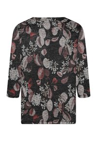 Schwarzes Langarmoberteil mit floralem Muster in Rottönen, Weiß und Grau. Weicher Stoff mit lässiger Passform und rundem Halsausschnitt.