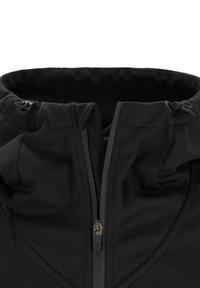 Schwarze Kapuzenjacke mit hohem Kragen, ausgestattet mit einem Zwei-Wege-Reißverschluss, verstellbaren Kordeln und einer glatten Stofftextur. Minimalistisches Design.