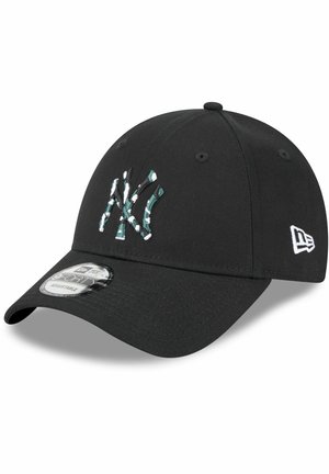 Schwarze Baseballmütze mit einem gestickten NY-Logo in Türkis und Weiß, mit einem gebogenen Schirm und einem verstellbaren Rückengurt.