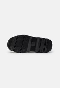 Dr. Martens Sneakersy wysokie