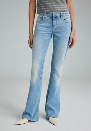 Stradivarius, D67 SLIM FIT BOOT-CUT JEANS - Jean bootcut - mottled light blue