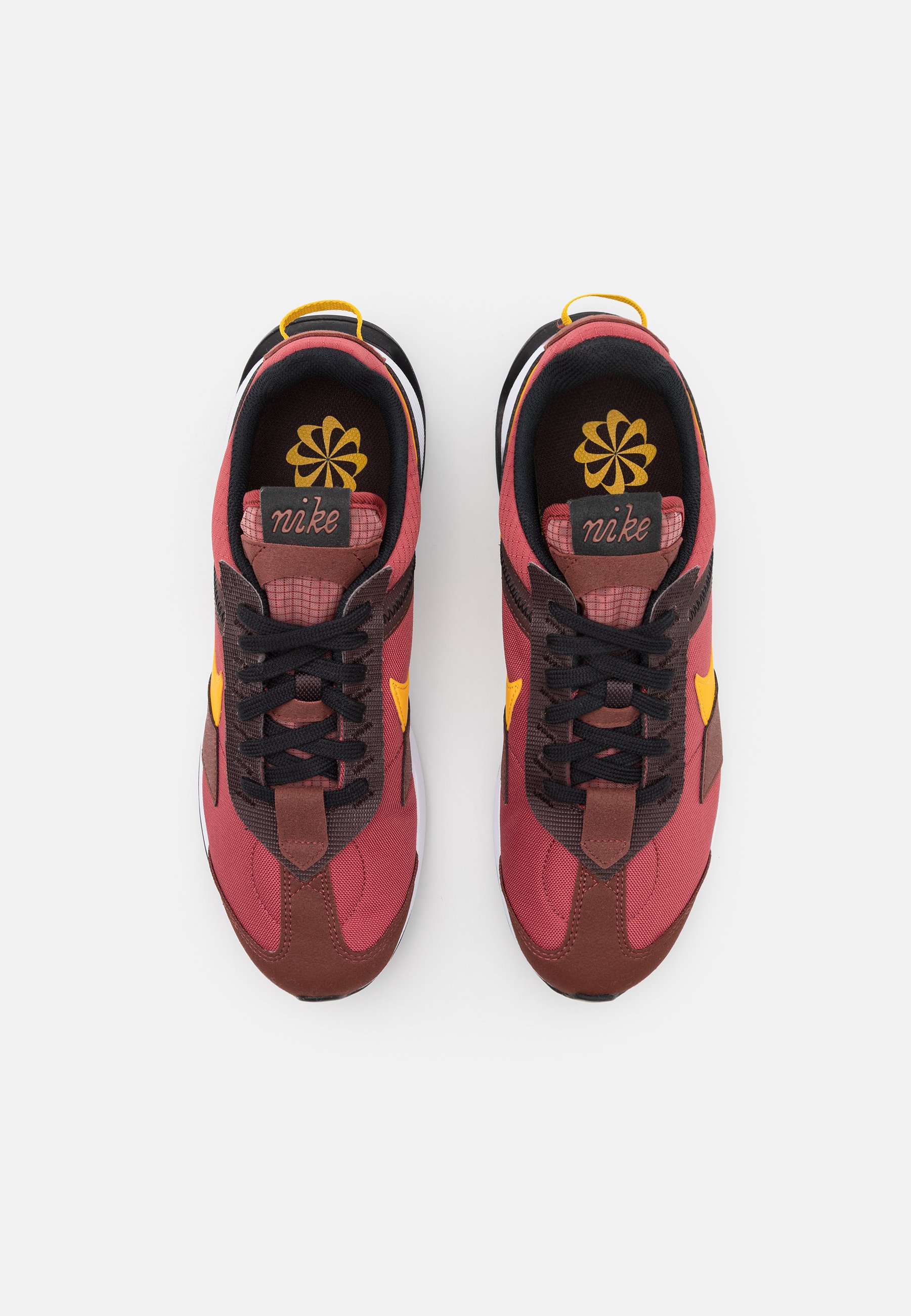 Nike Sportswear AIR MAX PRE DAY - Sneakers laag - cedar/pollen/brown  basalt/dark pony/black/Rood - Zalando.nl