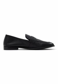 Mocassins en cuir noir avec une finition lisse, un petit talon et un bout arrondi ; présentent une sangle décorative et des détails de couture.