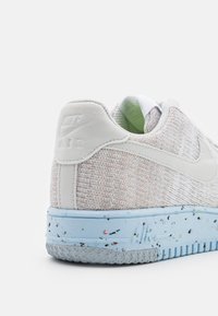Nike Sportswear AF1 CRATER - Sapatilhas - white/chambray blue/volt/photon dust