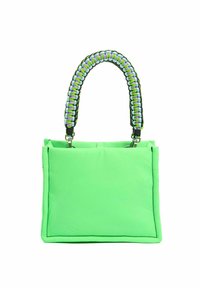 Groene gevoerde draagtas met een gevlochten, meerkleurig handvat. Heeft contrasterende stiksels en een gestructureerde, rechthoekige vorm.