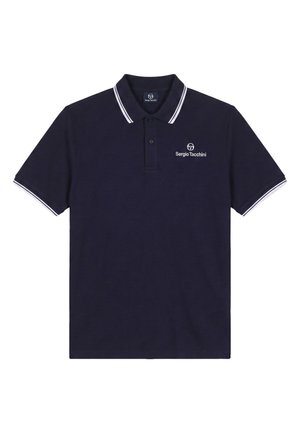 Marineblå kortærmet poloshirt med hvid kant på krave og ærmer, tre knapper og hvid Sergio Tacchini-logo på brystet.