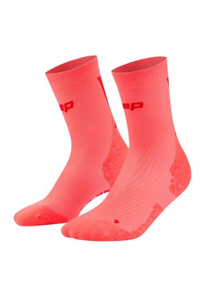 RUN COMPRESSION ULTRALIGHT MID CUT 4.0 - Calze sportive - neon coral red