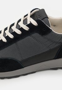 Clae CHINO UNISEX - Αθλητικά παπούτσια - black/grey