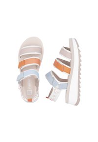 Sandales légères en beige, bleu et orange avec trois brides ajustables, semelle intérieure rembourrée et une semelle plateforme blanche texturée.