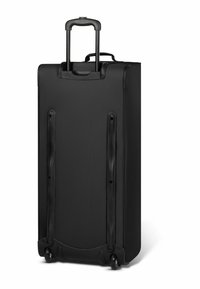 Maleta rodante negra con un exterior de tela duradera, mango telescópico y ruedas de fácil deslizamiento. Presenta asas de transporte integradas y un diseño elegante.