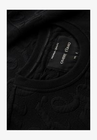 Non sélectionné, black