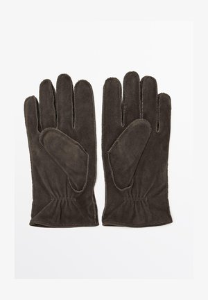 Bruine suède handschoenen met vijf vingers, elastische pols en contrasterende stiksels. Zachte textuur met een gladde afwerking.