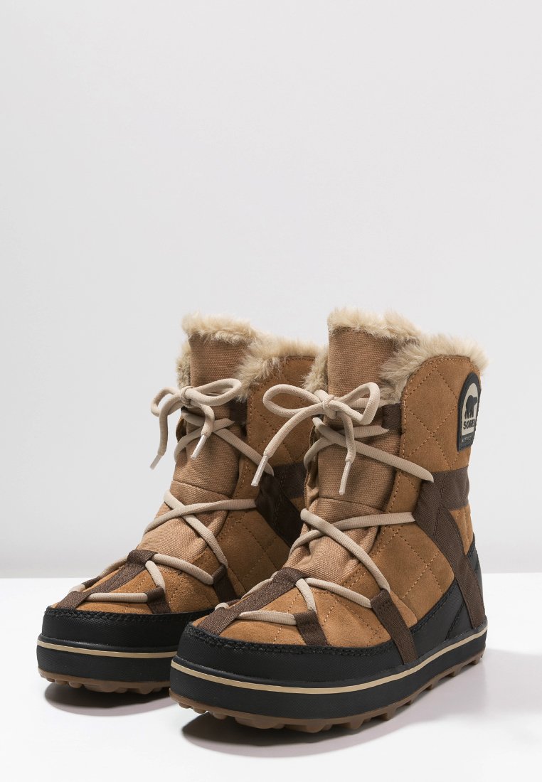 Sorel GLACY EXPLORER SHORTIE - Vinterstøvler - light brown Sorel GLACY EXPLORER SHORTIE - Vinterstøvler - light brown