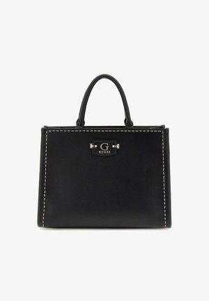 Sac à main rectangulaire noir avec double poignée, surpiqûres claires le long des bords et plaque métallique avec le logo Guess centrée sur le devant.
