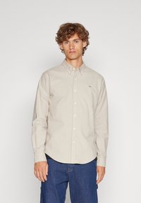 Abercrombie & Fitch - ELEVATED ICON OXFORD SHIRT - Camicia - TAN SOLID Immagine in miniatura 1