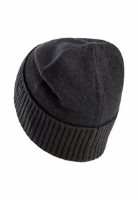 Ciemnoszara dziana czapka beanie z prążkowanym mankietem, miękką teksturą i metką z logo po boku, zaokrąglony szczyt z bezszwowym wykończeniem.