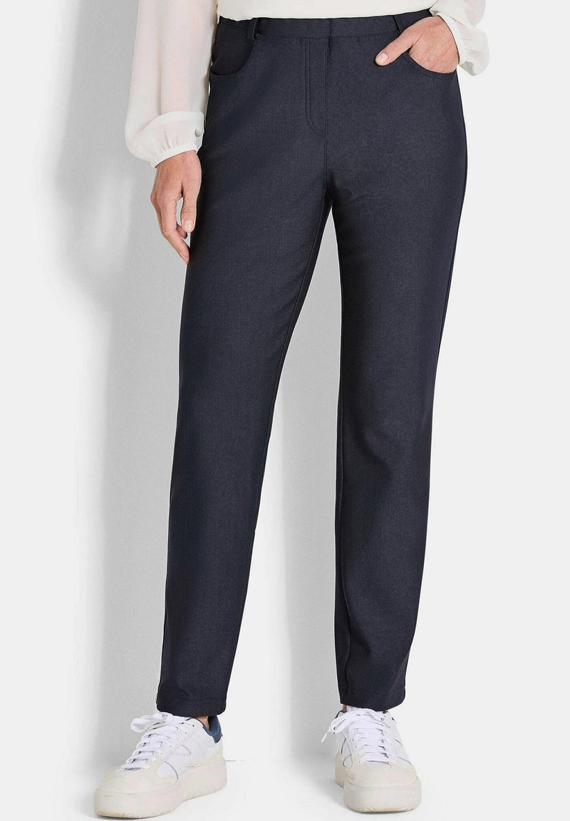 Navy-Hosen aus einem glatten, leichten Stoff mit geradem Bein, ausgestattet mit Taschen vorne und einem sicheren Bund.