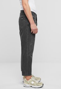 2Y Premium Karcsúsított farmerek - black