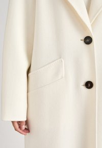 Marc Cain Manteau classique - bright ecru