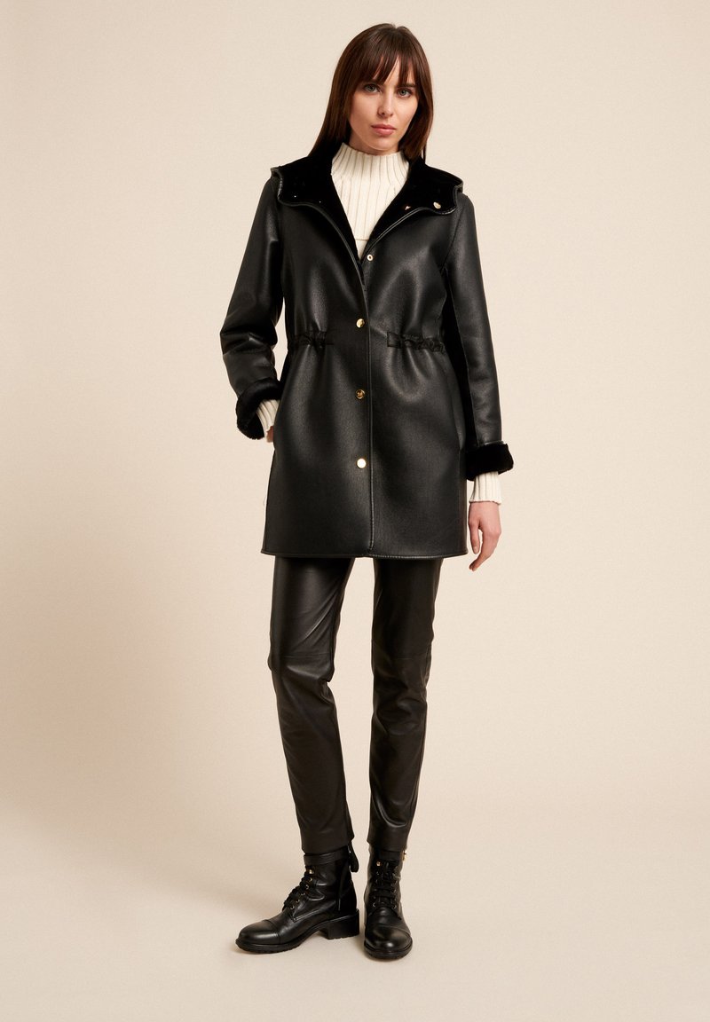 Luisa Spagnoli SPACE - Cappotto corto - nero