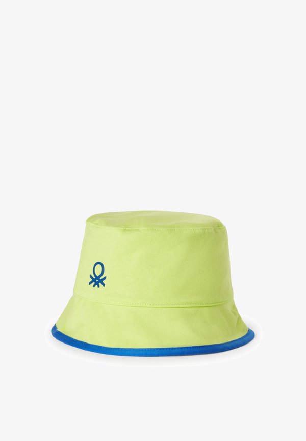 REVERSIBLE WITH SHARK – Hut