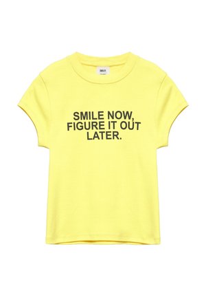 PULL&BEAR, SMILEY SLOGAN - T-SHIRT - T-shirt imprimé - yellow