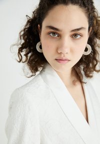 YAS YASYARA DRESS CELEB - Vestido de cocktail / Vestido de festa - star white