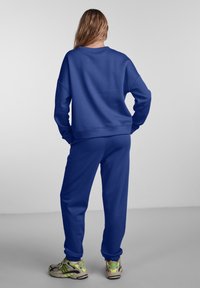 Pieces PCCHILLI LS NOOS BC - Sudadera - mazarine blue